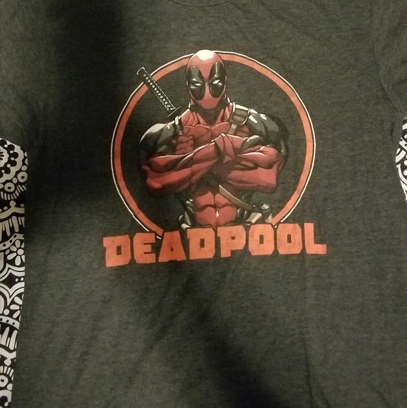 Hot Topic Other - Deadpool T-Shirt